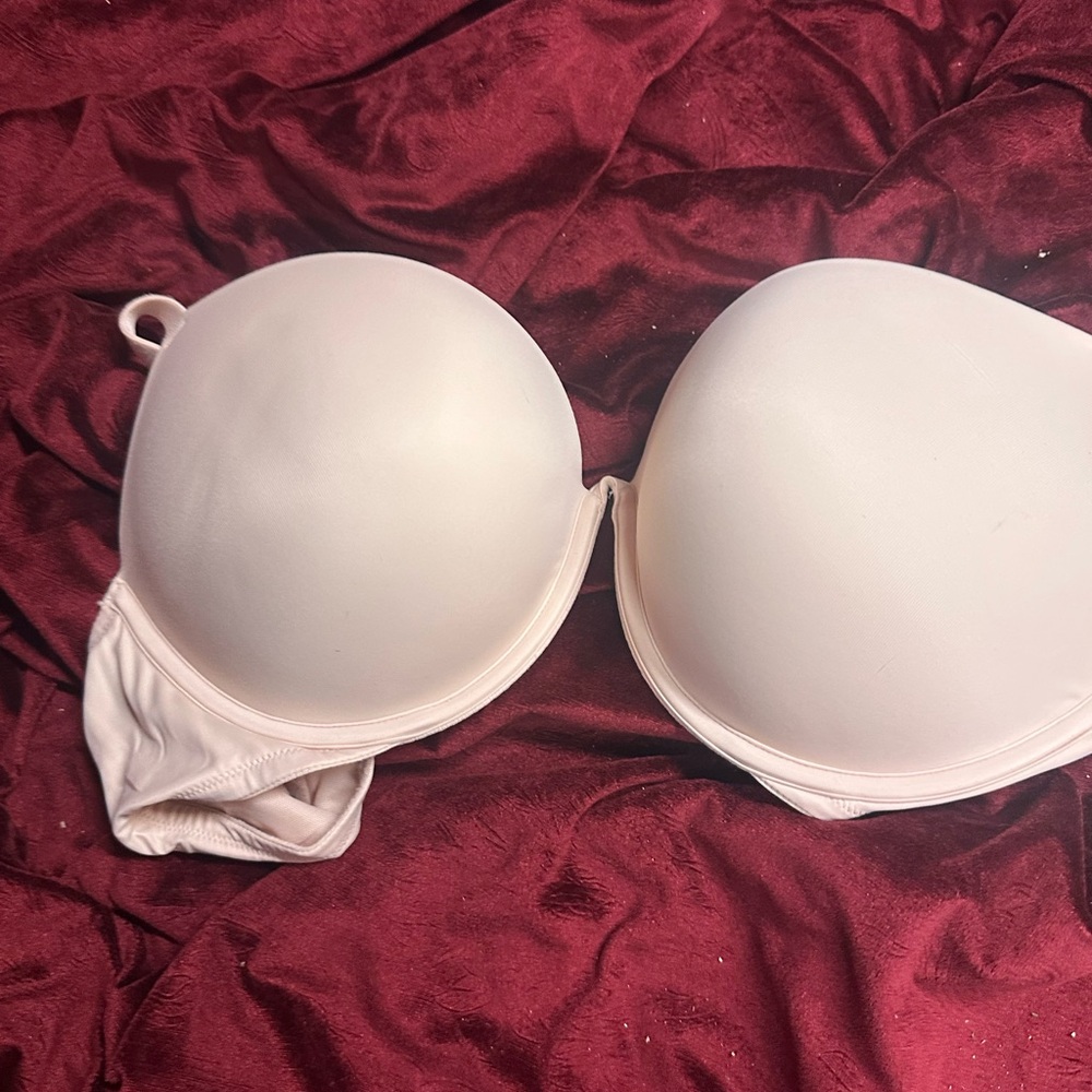PINK Victoria's Secret Light Pink‎ Underwire Bra